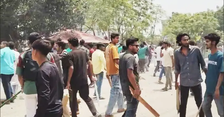 ঈশ্বরদীতে ছাত্রদল-শিবিরের সংঘর্ষ